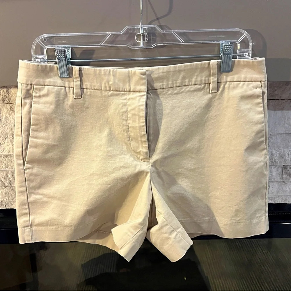 Ann Taylor size 6 khaki cotton blend shorts